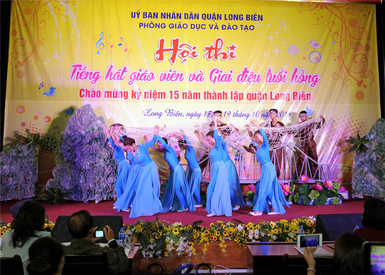 Hội thi Tiếng hát giáo viên - Giai điệu tuổi hồng năm học 2018-2019 (20).jpg